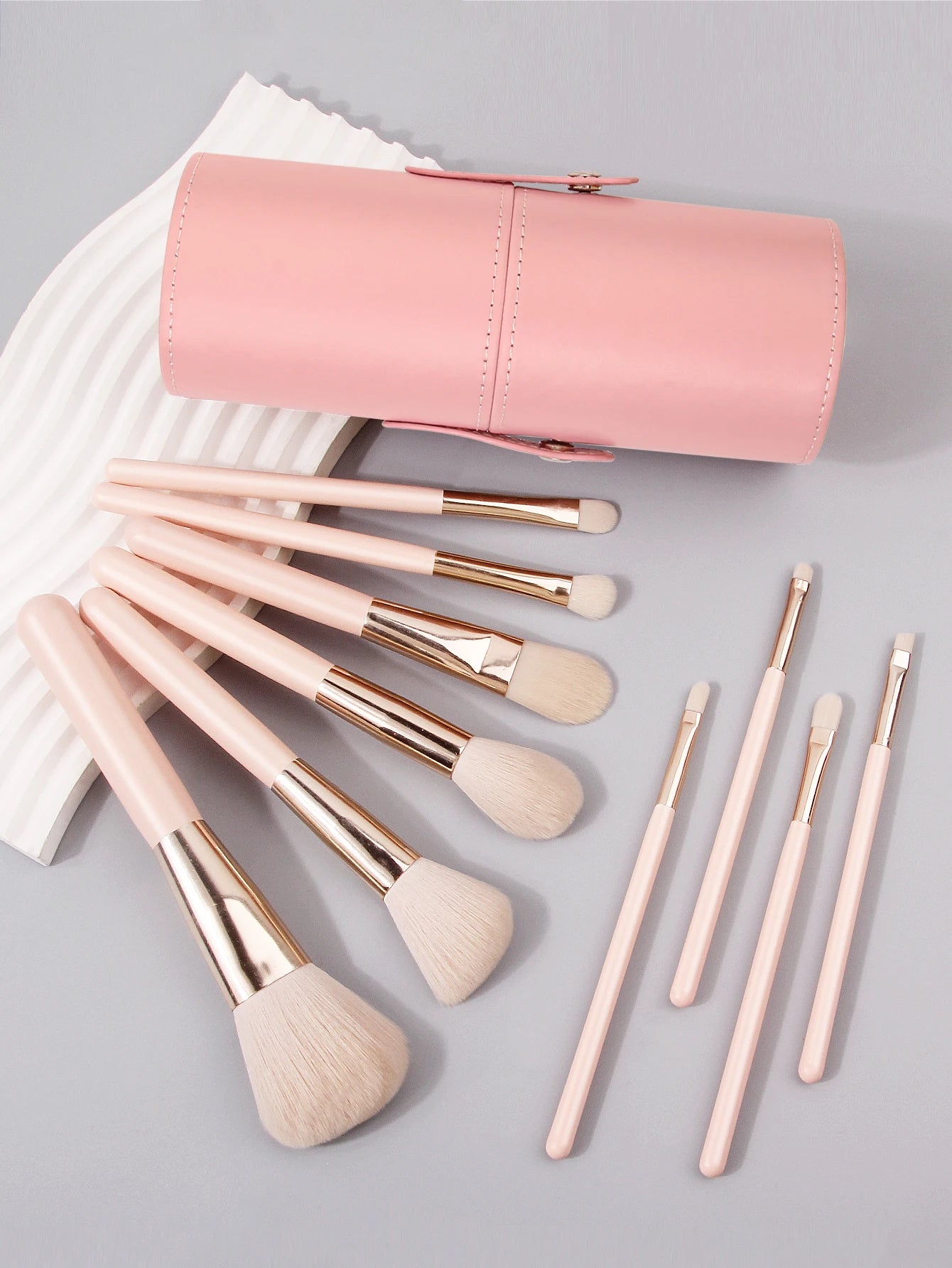 11 Piece Brush Bucket Set