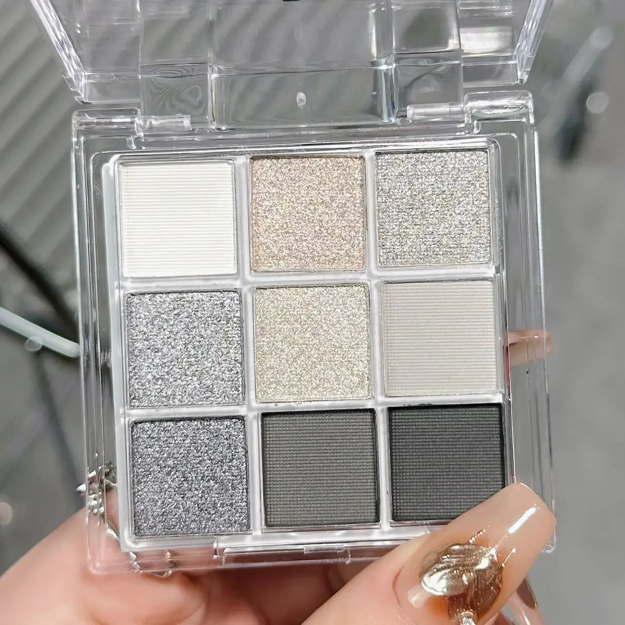 Smokey Glitter Eyeshadow Palette